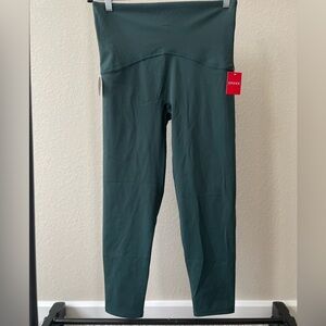 Spanx L NWT 7/8 leggings